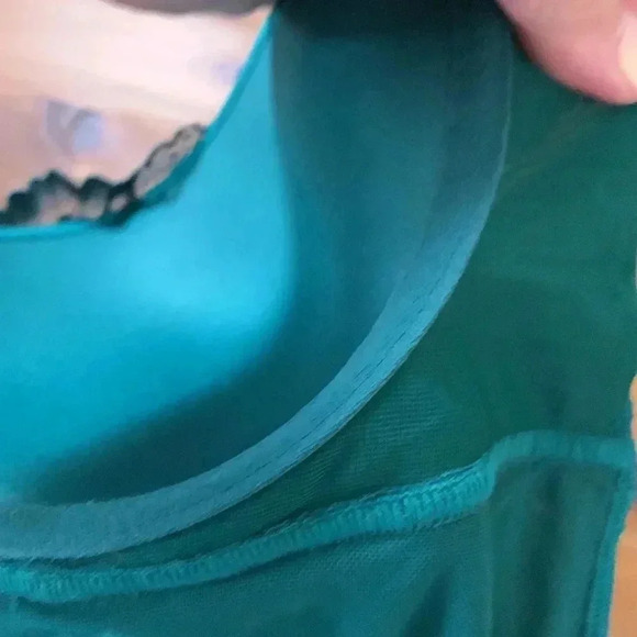 La Vie en Rose Emerald Green nightie w padded, underwire cups, adjustable straps - Picture 5 of 10